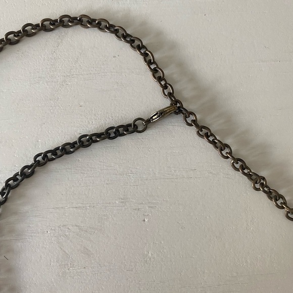 Urban Outfitters Antique Gold Delicated Chained Necklace with Statement Knot - Picture 2 of 4